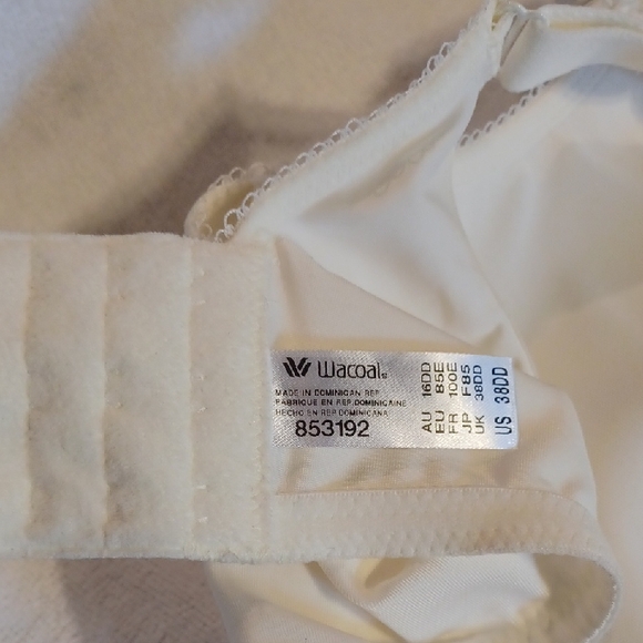 Wacoal Cream Bra Light Weight Tee Shirt Bra Size 38DD Underwire Bra - Picture 3 of 6